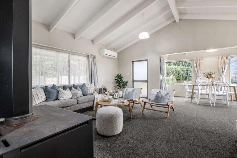 Photo of property in 37b Aquarius Drive, Kawaha Point, Rotorua, 3010