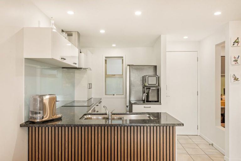 Photo of property in Bridgewater Apartments, 201/7 Te Rangi Cross Road, Paihia, 0200