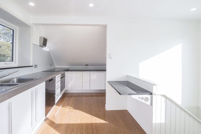 Photo of property in 16 Noall Street, Te Atatu Peninsula, Auckland, 0610