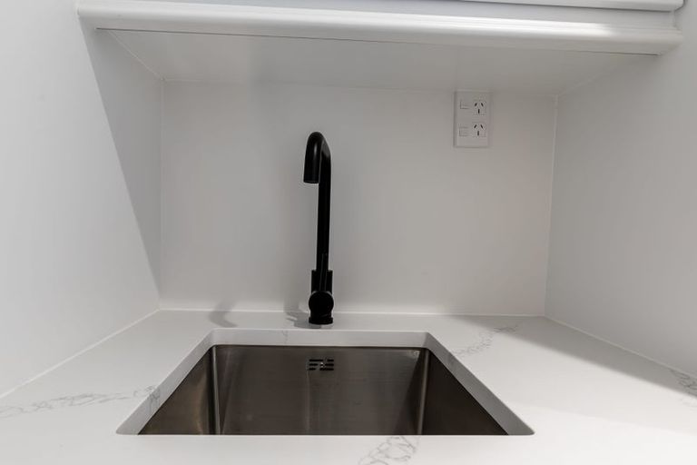 Photo of property in 31 Lanigan Street, Birkdale, Auckland, 0626