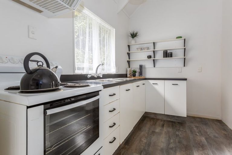 Photo of property in 54f2 Hungerford Road, Houghton Bay, Wellington, 6023