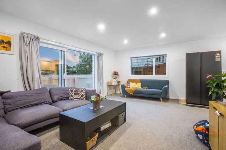 Photo of property in 59b Larsen Crescent, Tawa, Wellington, 5028
