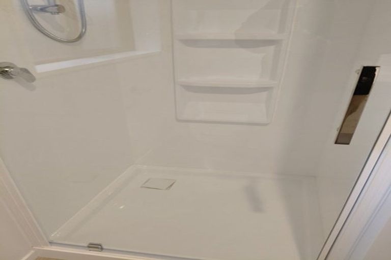 Photo of property in 18 Crossley Avenue, Woodend, 7610