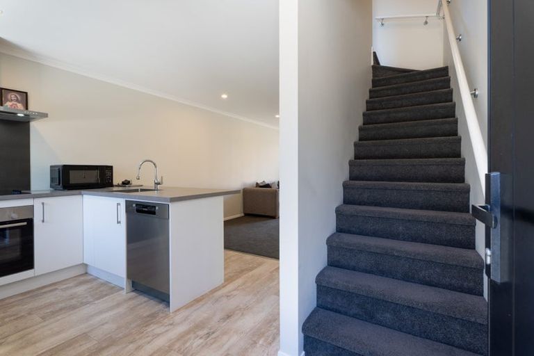 Photo of property in 2/10 Marion Street, Silverstream, Upper Hutt, 5019