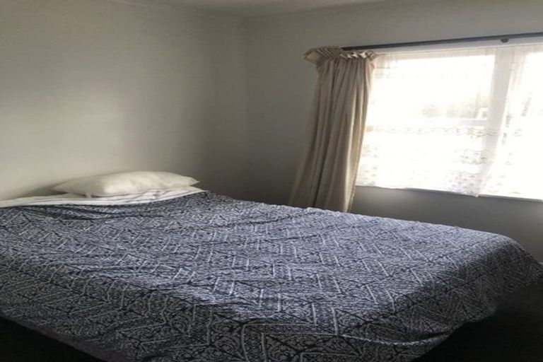 Photo of property in 8 Rollerson Street, Papakura, 2110