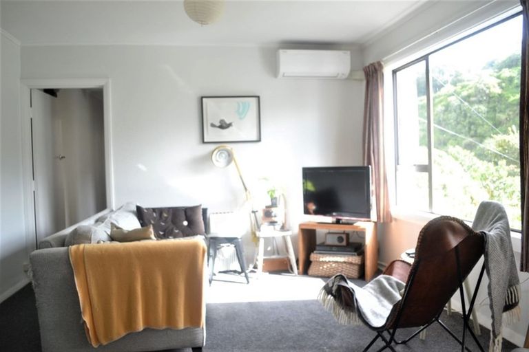 Photo of property in 15 Creswick Terrace, Northland, Wellington, 6012