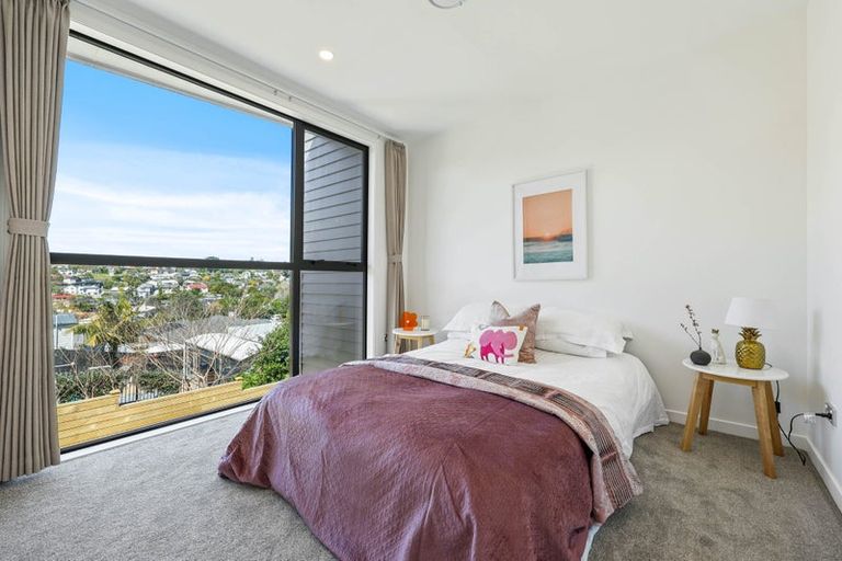 Photo of property in 13e King Richard Place, Browns Bay, Auckland, 0630
