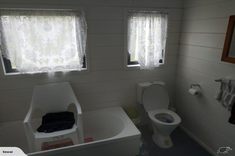 Photo of property in 2/32 Cyclarama Crescent, Massey, Auckland, 0614