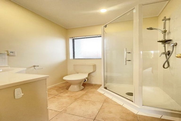 Photo of property in 14 Gillett Place, Botany Downs, Auckland, 2014