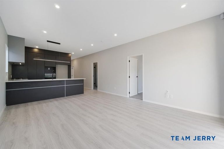 Photo of property in 43 Tributary Parade, Karaka, 2113