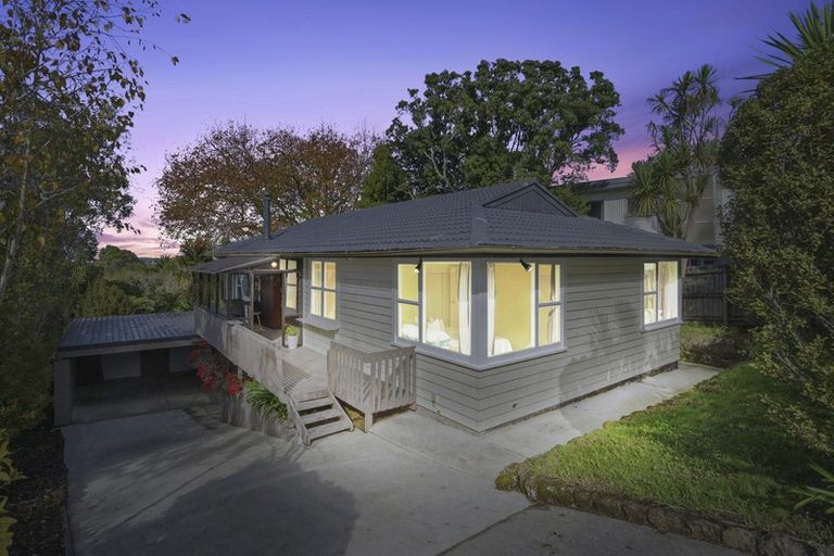 Photo of property in 24 Cyclarama Crescent, Massey, Auckland, 0614