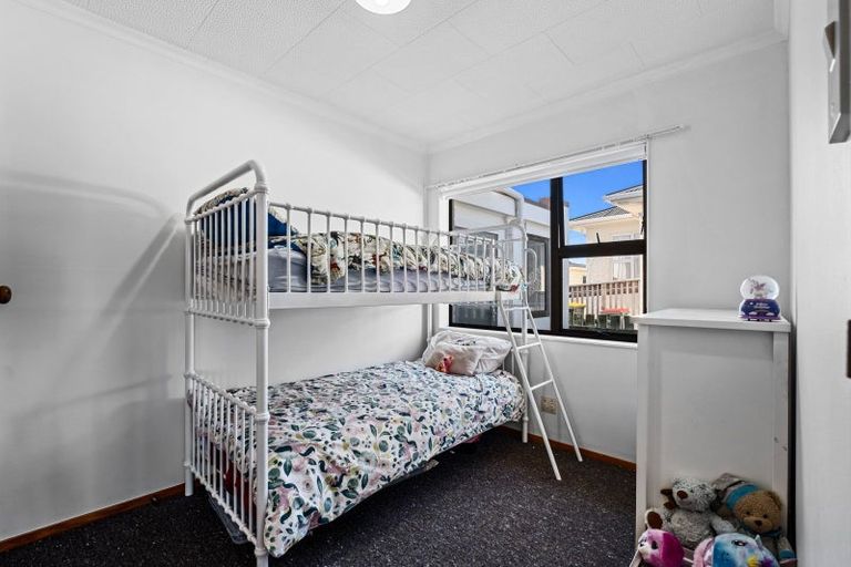 Photo of property in 19 Tukapa Street, Westown, New Plymouth, 4310