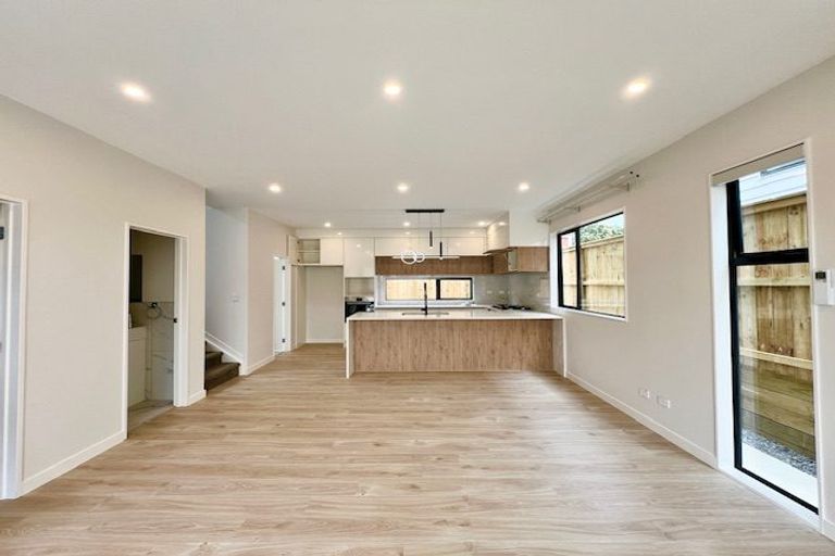 Photo of property in 56 Casuarina Road, Half Moon Bay, Auckland, 2012
