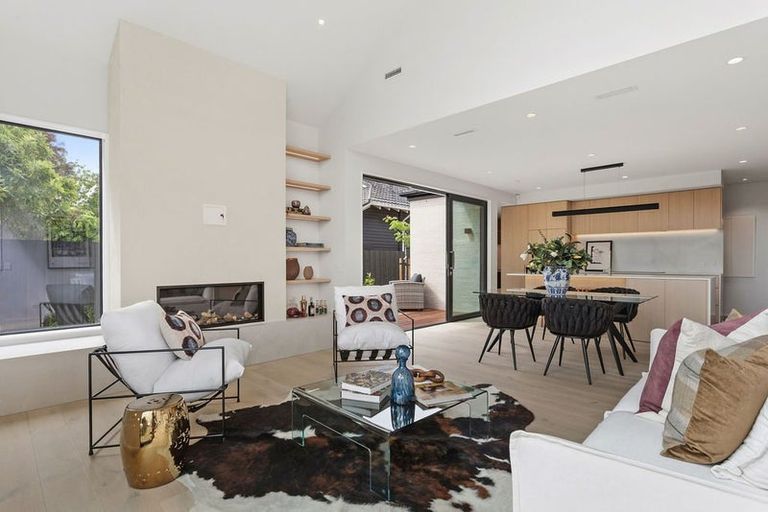 Photo of property in 38a Straven Road, Riccarton, Christchurch, 8011