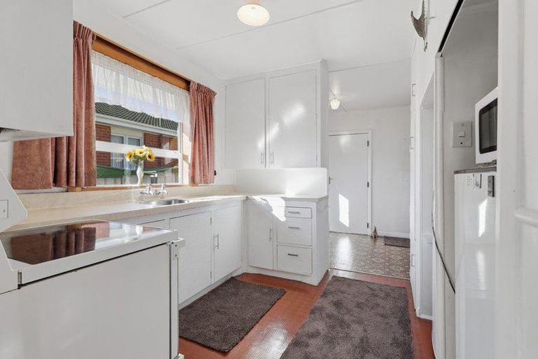 Photo of property in 132 Macandrew Road, South Dunedin, Dunedin, 9012