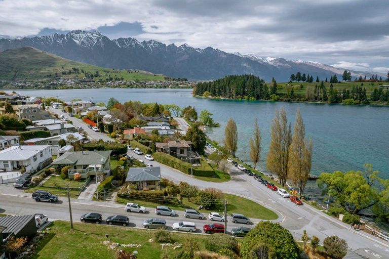 Photo of property in 1 Suburb Street, Queenstown, 9300