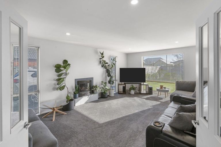 Photo of property in 24 Rochester Crescent, Rolleston, 7614