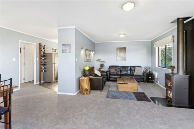 Photo of property in 22 Shackle Lane, Whitby, Porirua, 5024