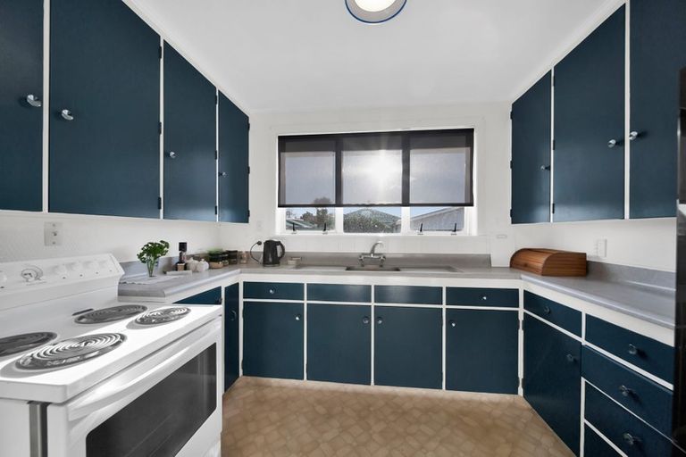 Photo of property in 13 Mccarthy Street, Hawera, 4610