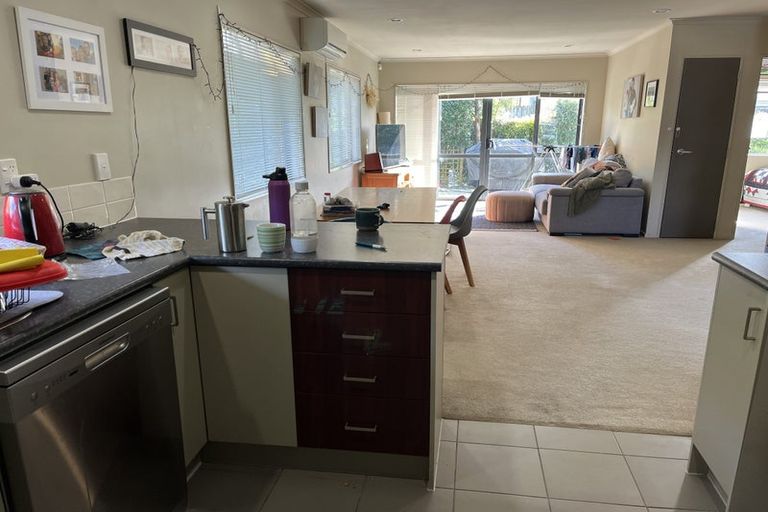Photo of property in Waimanu Bay Village, 30/1 Piriti Drive, Te Atatu Peninsula, Auckland, 0610