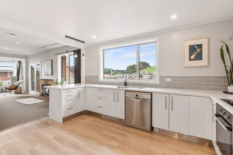 Photo of property in 8 Weir Street, Green Island, Dunedin, 9018
