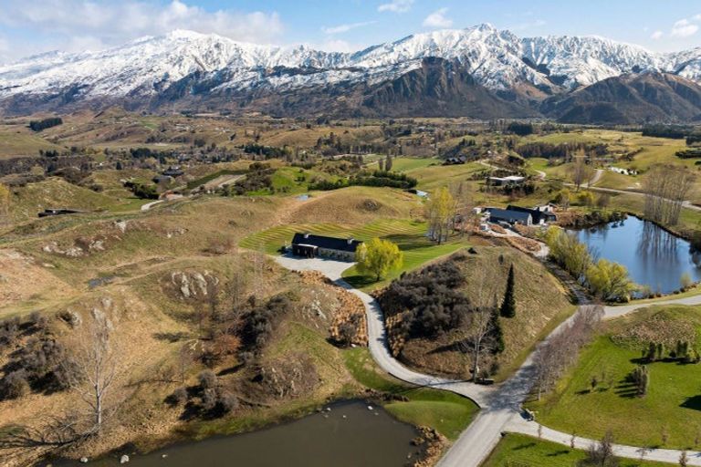 Photo of property in 7 Bendemeer Lane, Lake Hayes, Queenstown, 9371