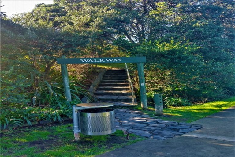 Photo of property in 502 Beach Road, Murrays Bay, Auckland, 0630