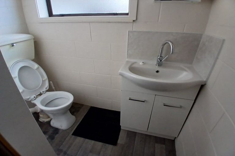 Photo of property in 122 Effingham Street, North New Brighton, Christchurch, 8083