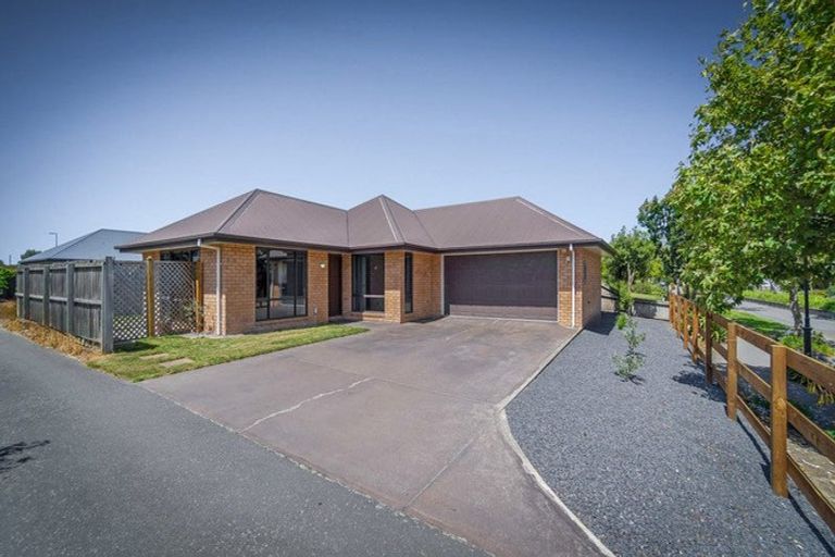 Photo of property in 8a Othello Drive, Rolleston, 7614