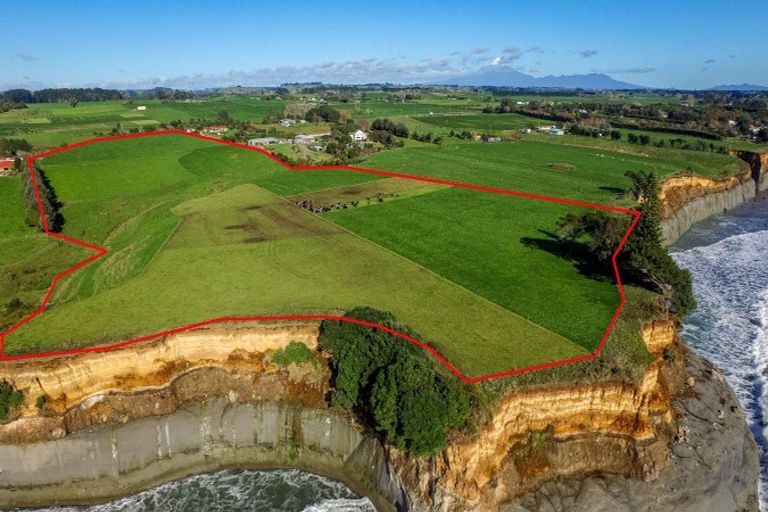 Photo of property in 1119 Main Road North, Onaero, Urenui, 4383