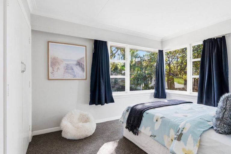 Photo of property in 11 Pioneer Crescent, Helensburgh, Dunedin, 9010