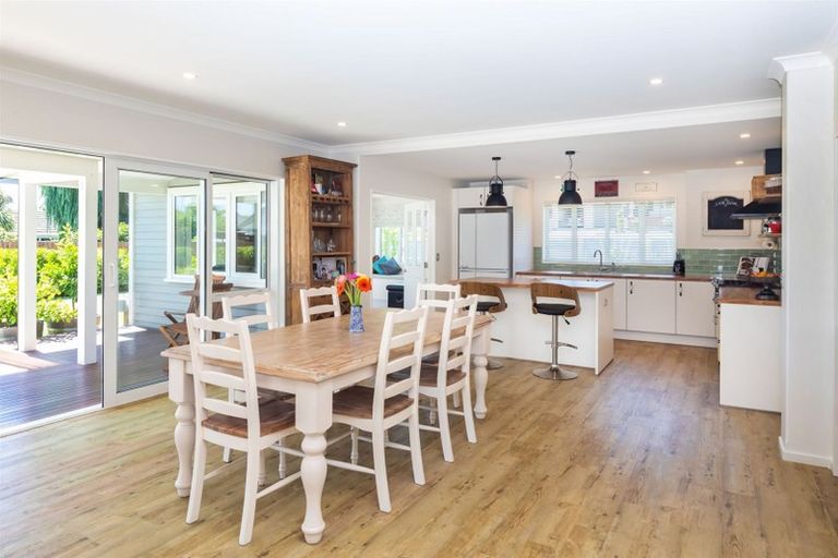 Photo of property in 141 Centaurus Road, Saint Martins, Christchurch, 8022