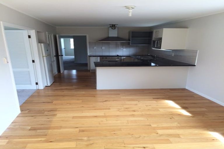 Photo of property in 34 Priestley Drive, Bucklands Beach, Auckland, 2014