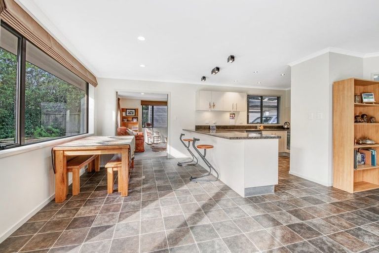 Photo of property in 42 Manuka Grove, Helensville, 0875