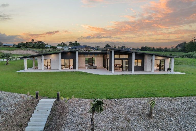 Photo of property in 52 Moorfield Road, Te Kauwhata, 3782