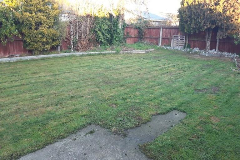Photo of property in 21 Eglinton Street, Avondale, Christchurch, 8061