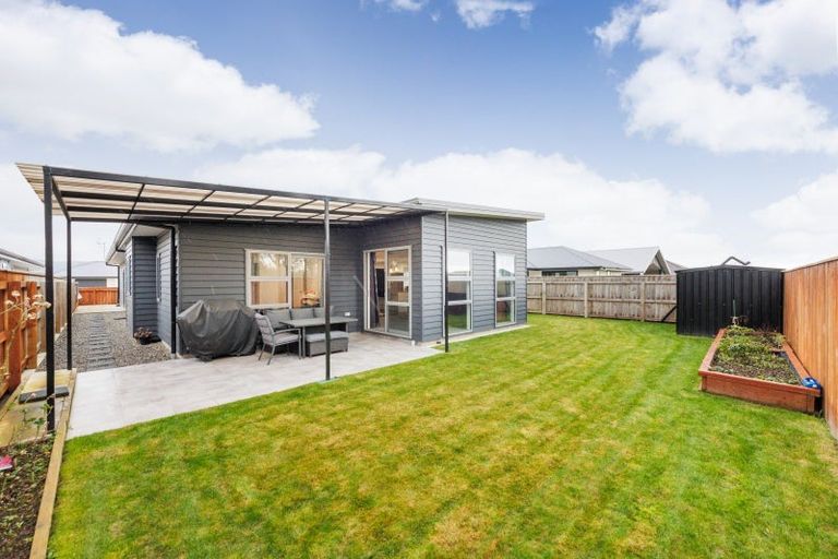 Photo of property in 12 Ivy Lane, Kelvin Grove, Palmerston North, 4414