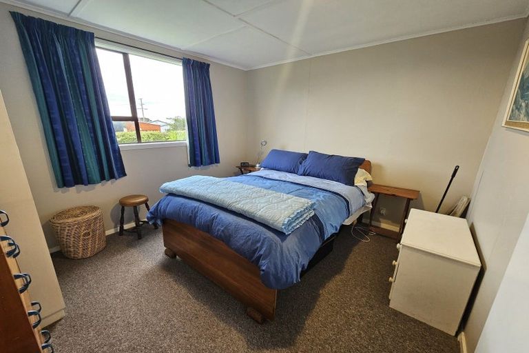 Photo of property in 1 Ngaio Street, Kaka Point, 9271