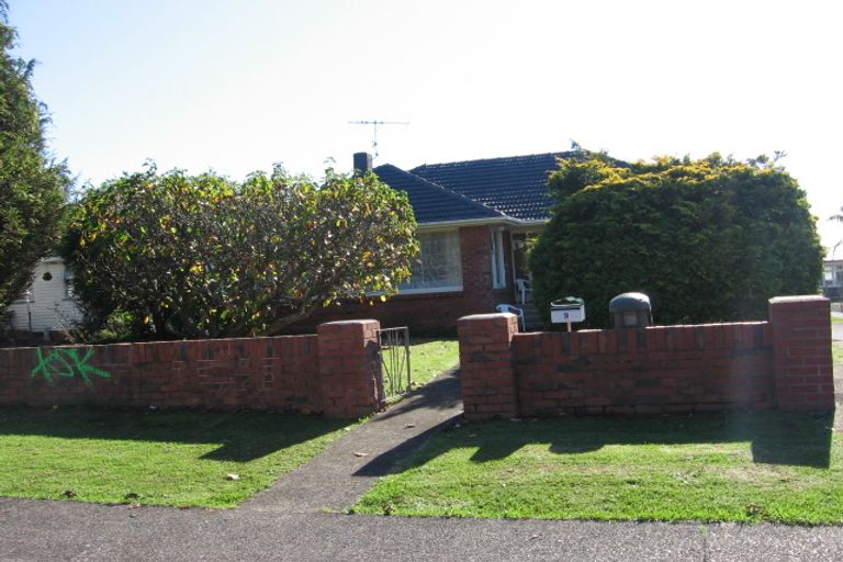 Photo of property in 9 Mickle Street, Te Atatu South, Auckland, 0610