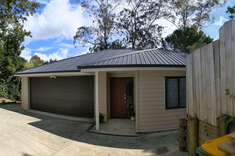 Photo of property in 20a Malmo Place, Massey, Auckland, 0614