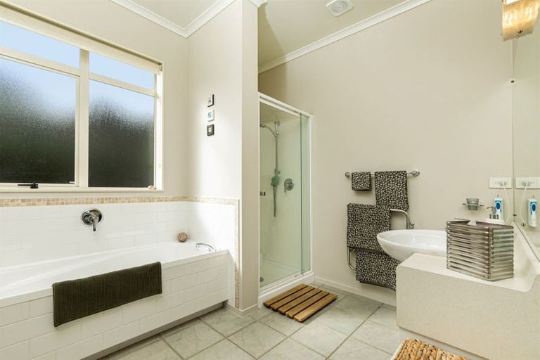 Photo of property in 27 Harvest Drive, Henderson, Auckland, 0612
