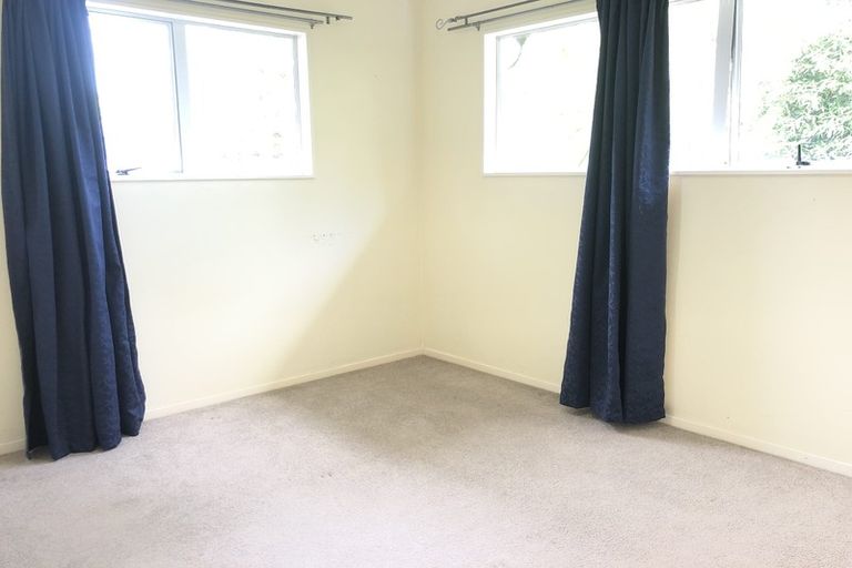 Photo of property in 89 Woodglen Road, Glen Eden, Auckland, 0602