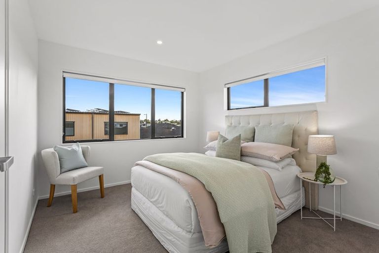 Photo of property in 77 Pepene Avenue, Takanini, Auckland, 2112