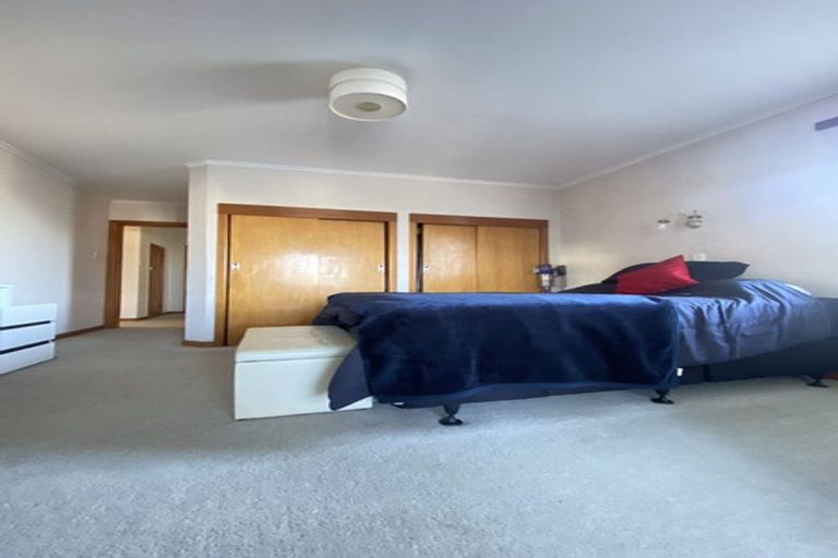 Photo of property in 26 Kaipatiki Road, Glenfield, Auckland, 0629