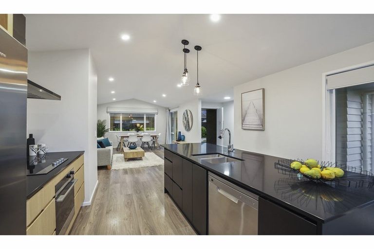 Photo of property in 5 Flavell Drive, Orewa, 0931