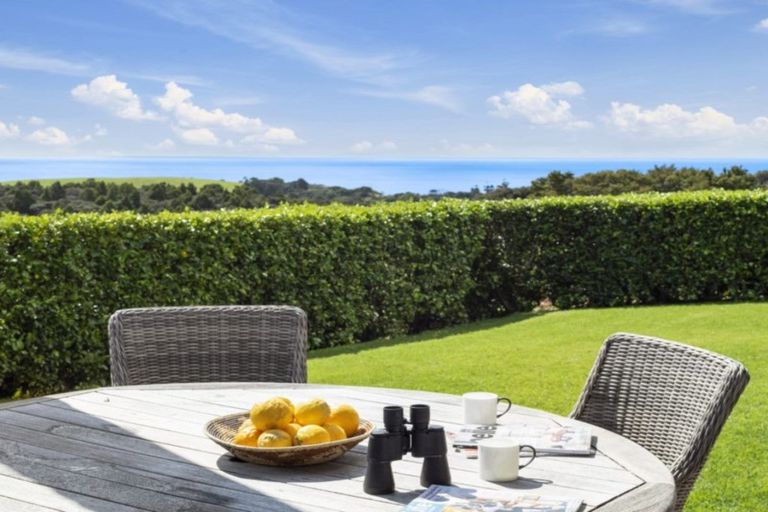 Photo of property in 167 Cape Rodney Road, Leigh, 0985