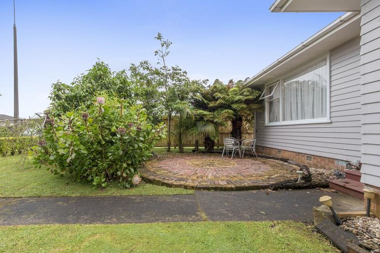 Photo of property in 10 Kaumatua Place, Te Atatu Peninsula, Auckland, 0610