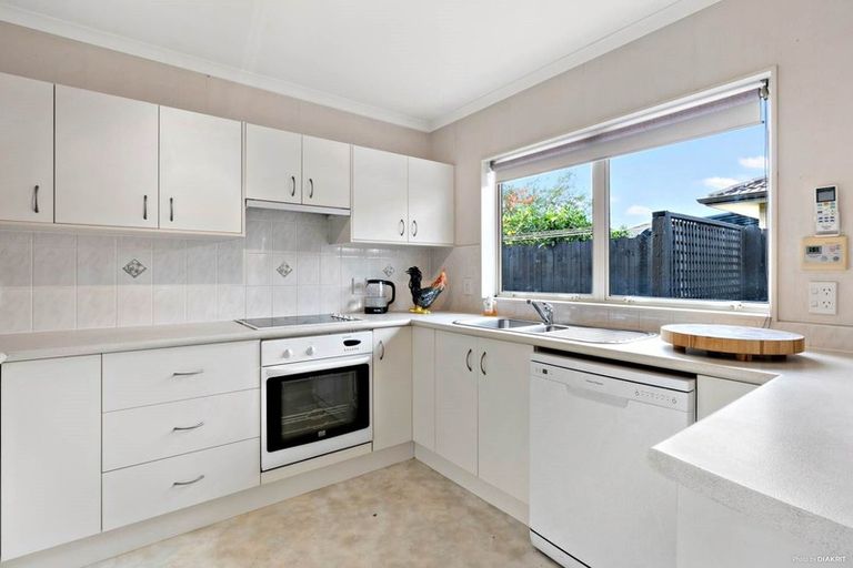 Photo of property in 12 Emmerdale Avenue, Papakura, 2110