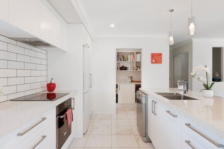 Photo of property in 93 Sandhurst Drive, Papamoa Beach, Papamoa, 3118