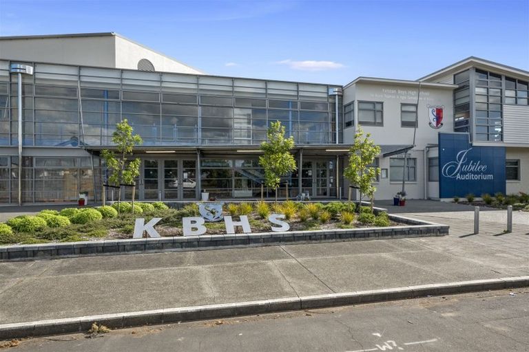 Photo of property in 12a Croydon Road, New Lynn, Auckland, 0600